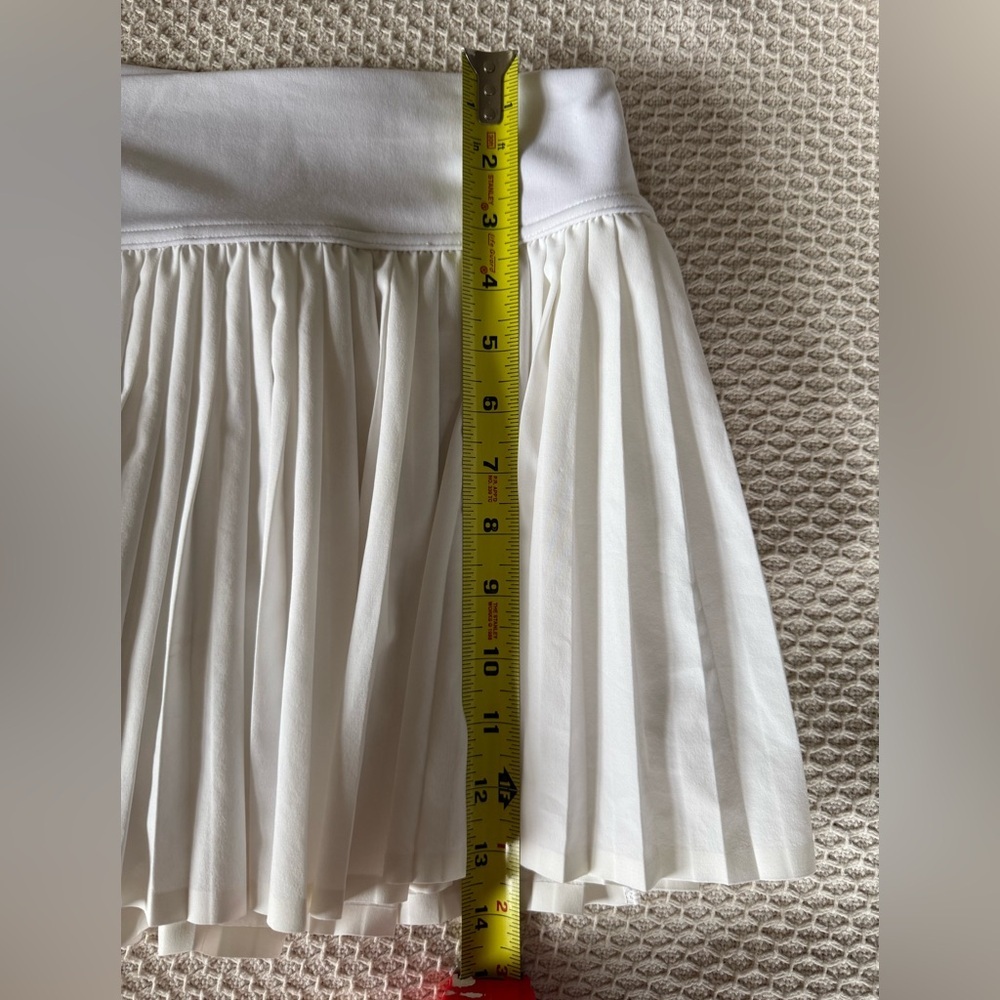 OFFLINE By Aerie All Aces Pleated High Waisted Tennis Skort, White, M, MSRP $55 - Picture 10 of 13